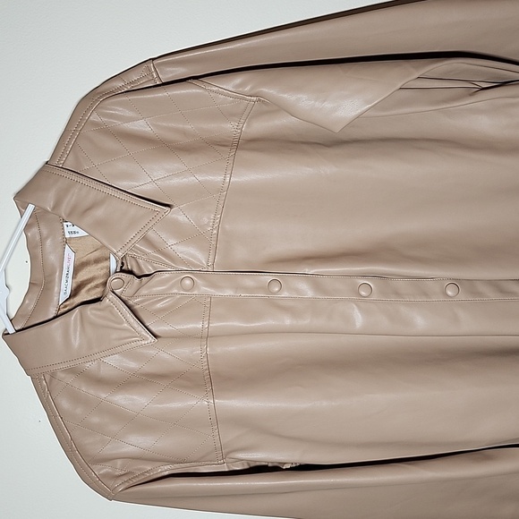 Isaac Mizrahi Live Faux Leather Shacket Camel Button Down Oversized Medium - Picture 2 of 11